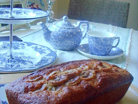 ホットケーキミックスでスパイス香るバナナケーキ。